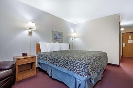 1 King Bed, Nonsmoking