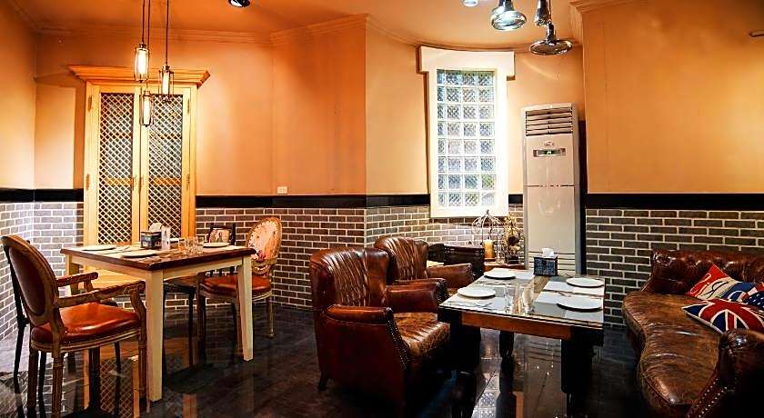 Trianon Country Hotel