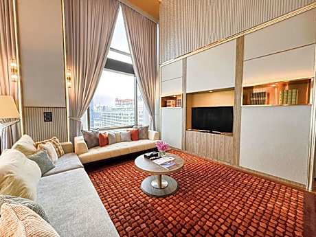 Grand Duplex Two-Bedroom Duplex Suite with Piano Club Privilege