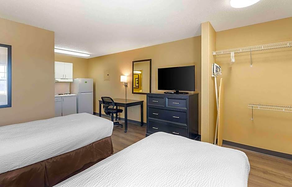Extended Stay America Select Suites - St. Louis - Westport - East Lackland Rd.