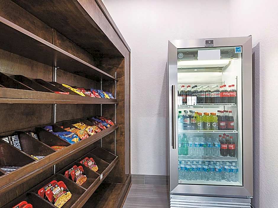 La Quinta Inn & Suites by Wyndham San Antonio Northwest