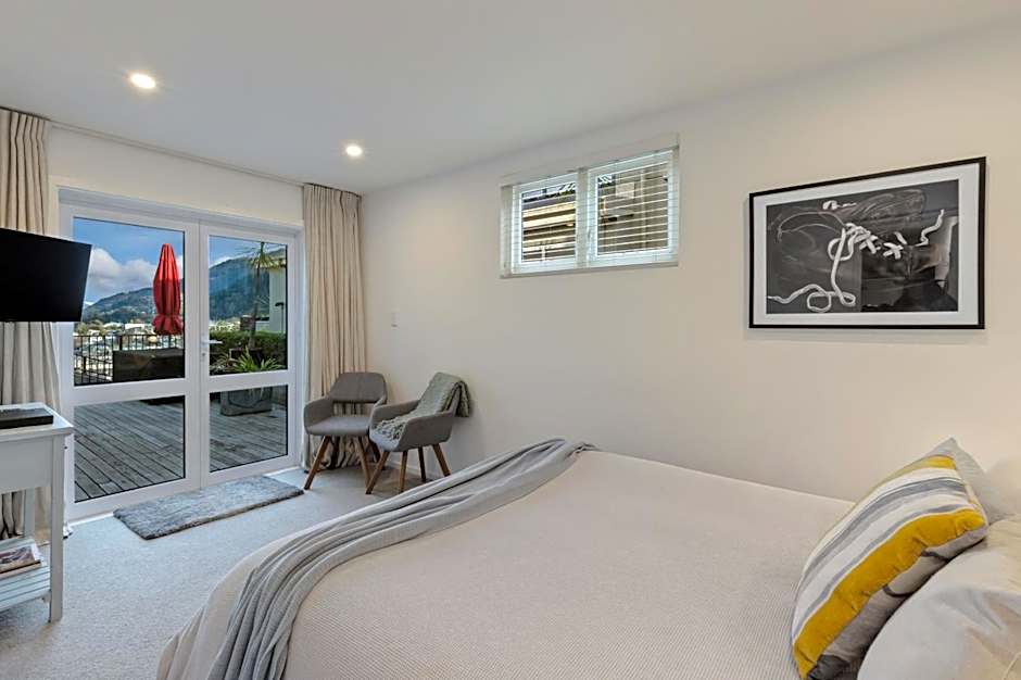 Queenstown House Boutique Bed & Breakfast and Apartments