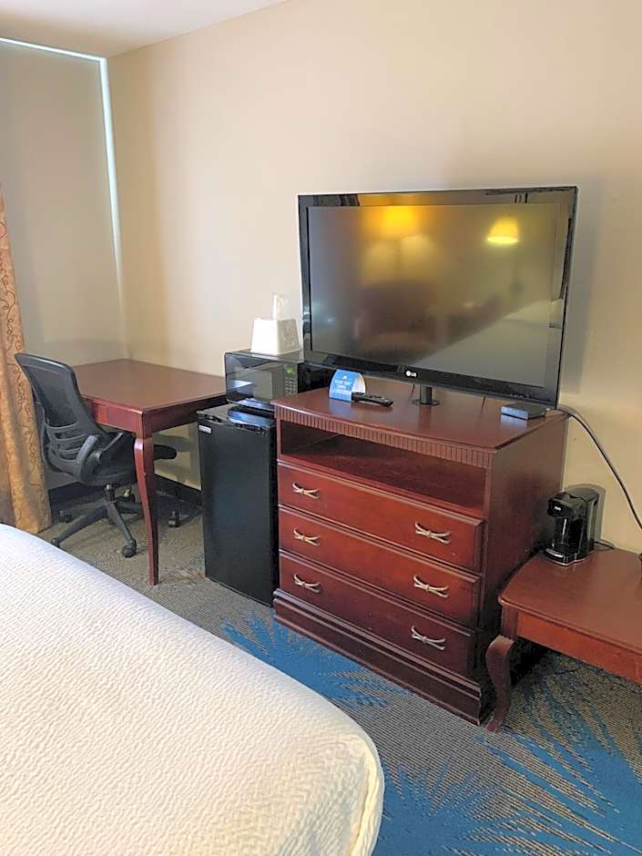 Days Inn by Wyndham Sturgis