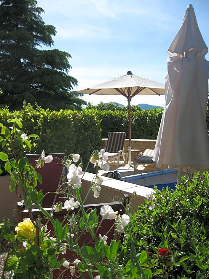 Logis Hôtel Le Vieil Amandier