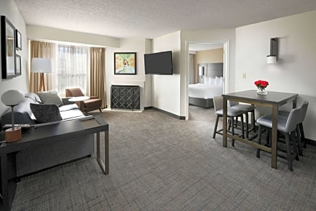 Two Bedroom Suite - Two Queens - Mobility Accessible - Roll-In Shower