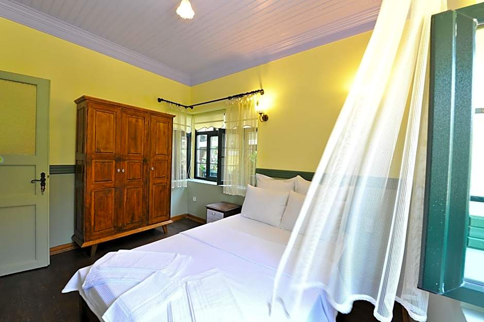 Petrino Gokceada Hotel Kitchen