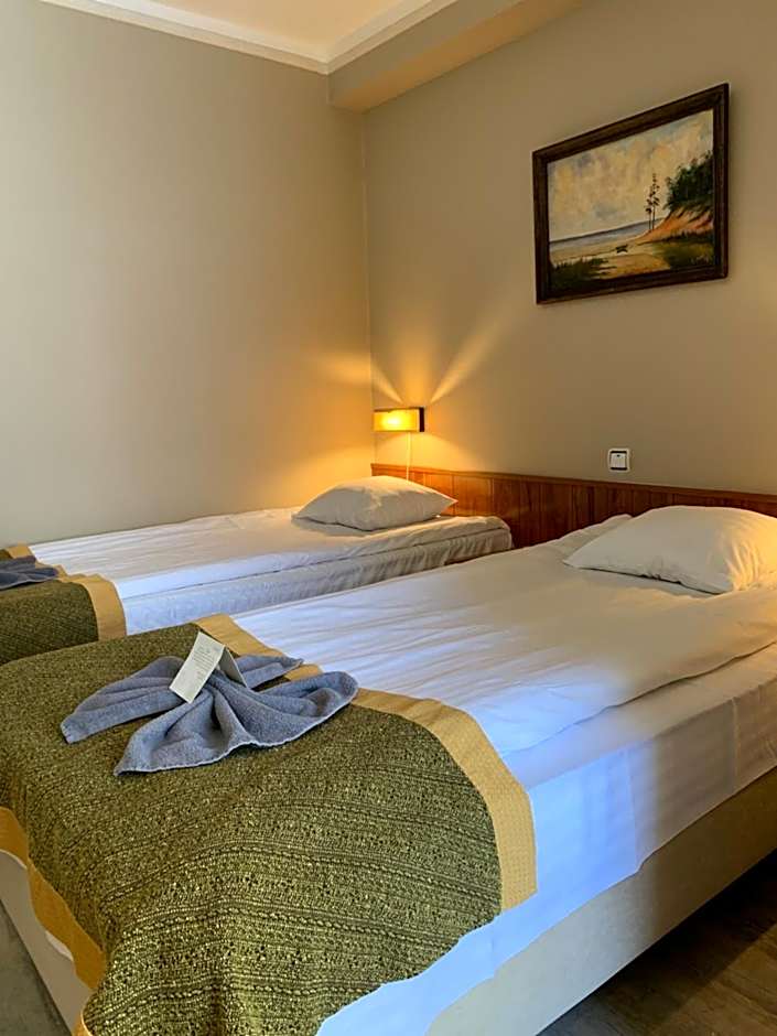 NB hotel with free parking