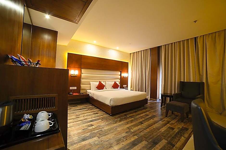 Foto 1 dari 15 — Executive 1 King Bed