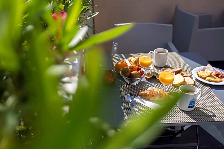 Kyriad Frejus Centre