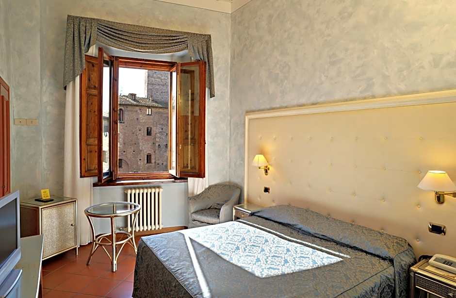 Foto 1 di 8 di 1 Double Bed or 2 Beds, City View