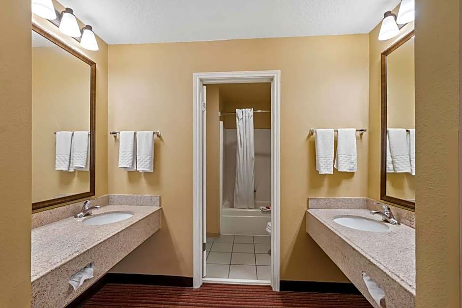 SureStay Plus by Best Western San Antonio Fiesta Inn