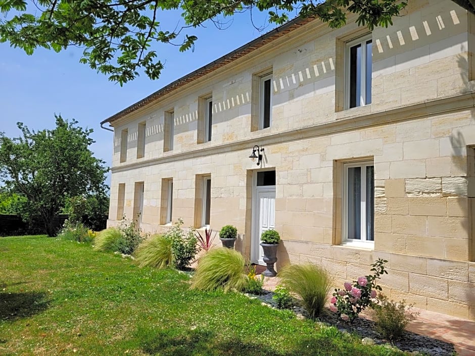 Chambre Bordeaux, piscine et spa