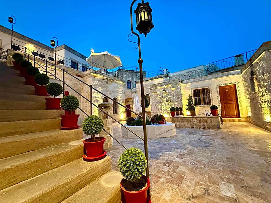 Crassus Cave Hotel