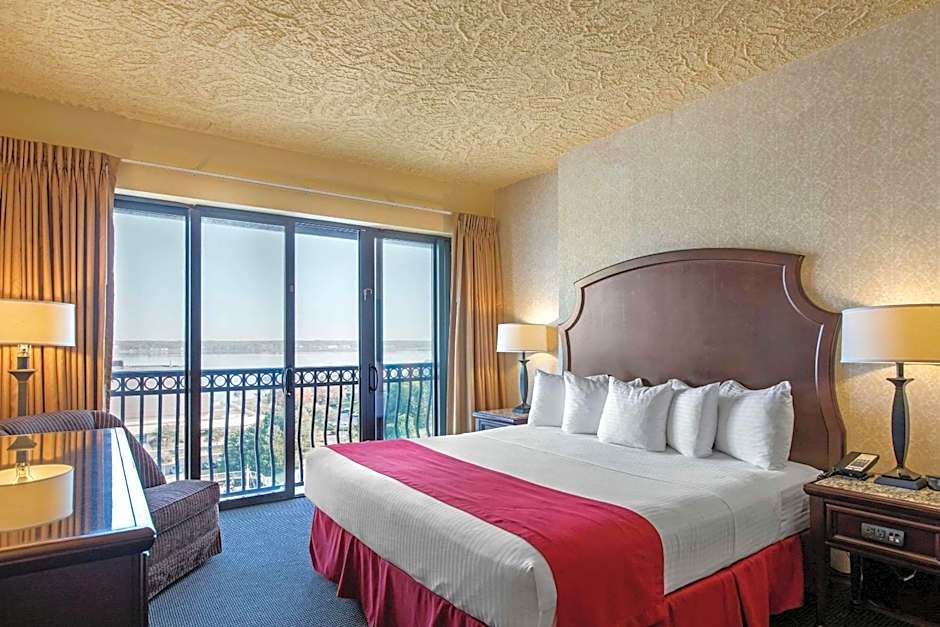 Shoreline Inn & Conference Center, Ascend Hotel Collection