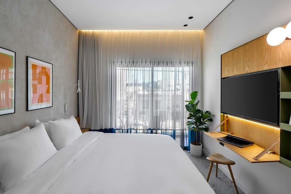 Hotel 48