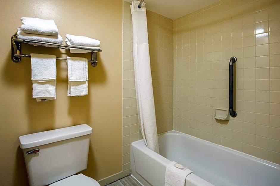 Econo Lodge Naval Station Norfolk