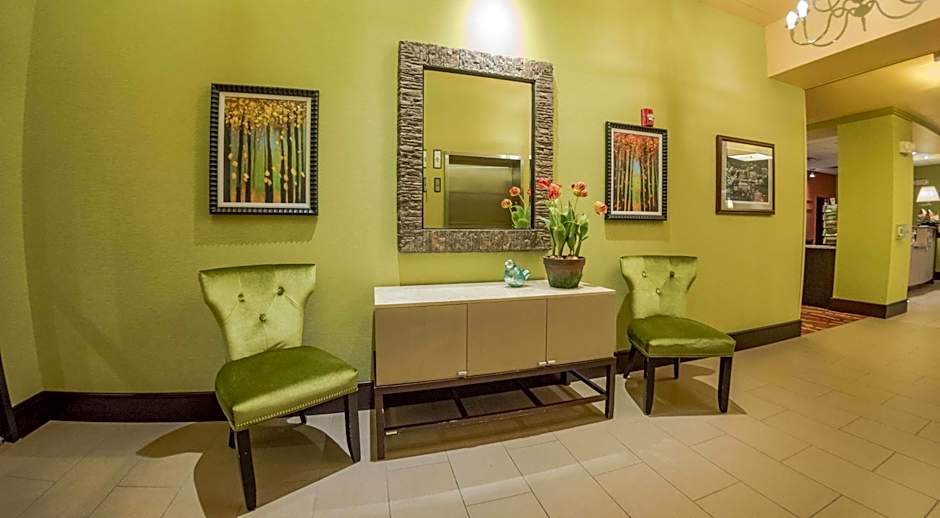 Hampton Inn By Hilton And Suites Woodstock