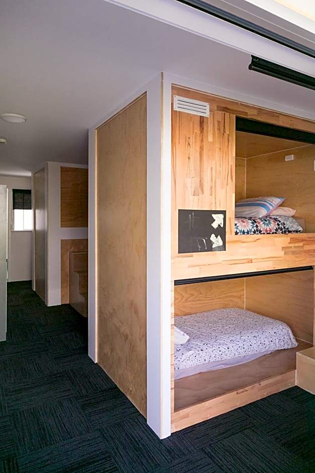 Finlay Jack's Backpackers