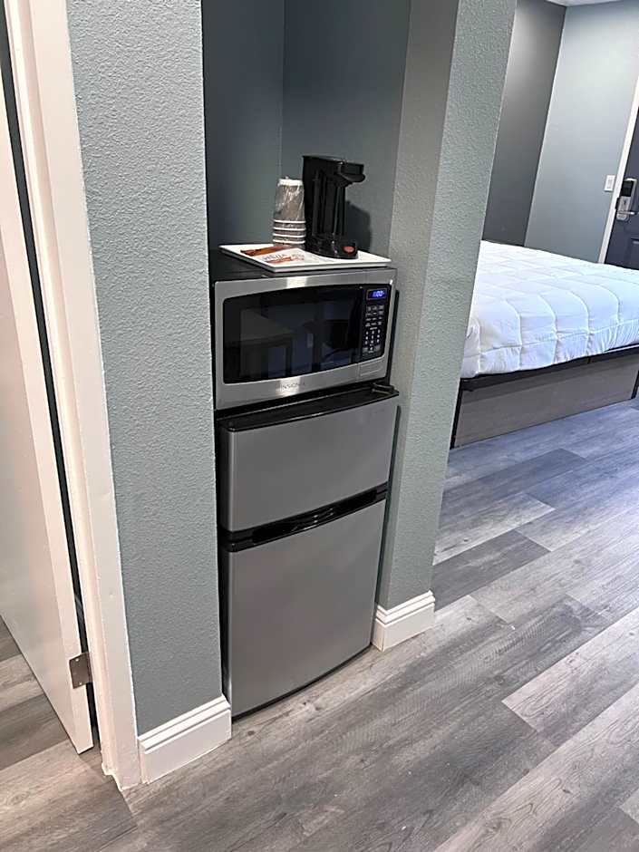 Surf City Inn & Suites