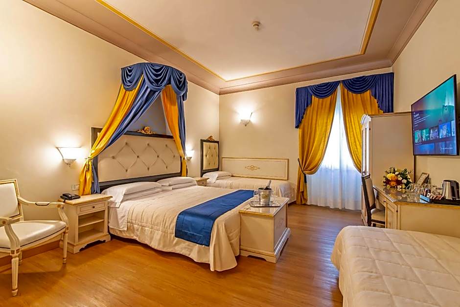 Photo 1 of 7 of Quintuple Room
