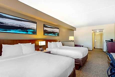 Queen Suite with Two Queen Beds - Non-Smoking