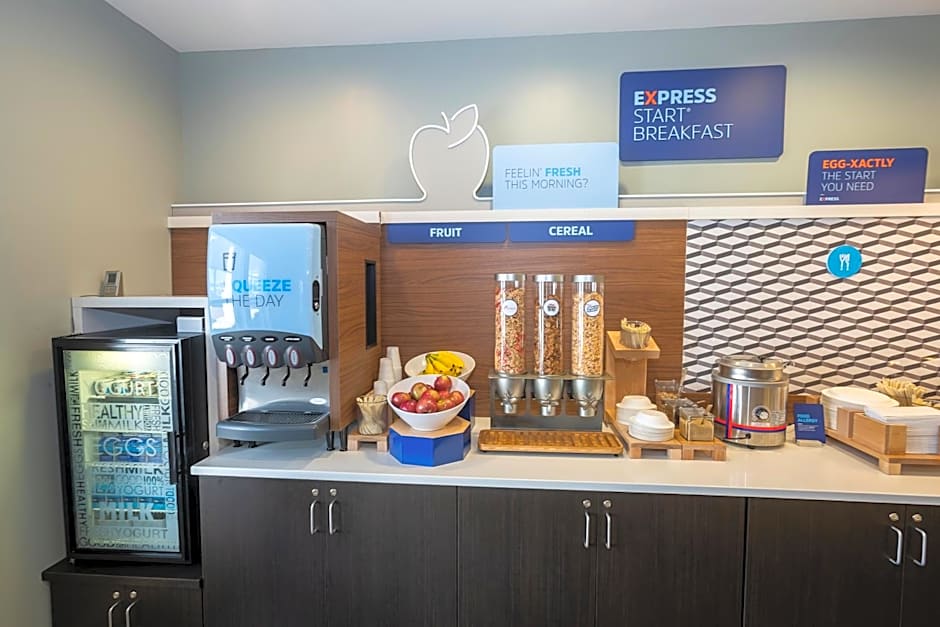 Holiday Inn Express Hotel & Suites Iron Mountain By IHG