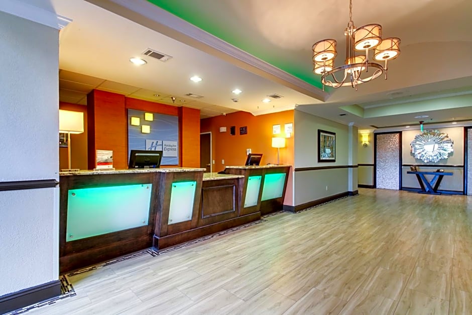 Holiday Inn Express Hotel & Suites Live Oak