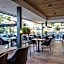 Golden Lakes Hotel