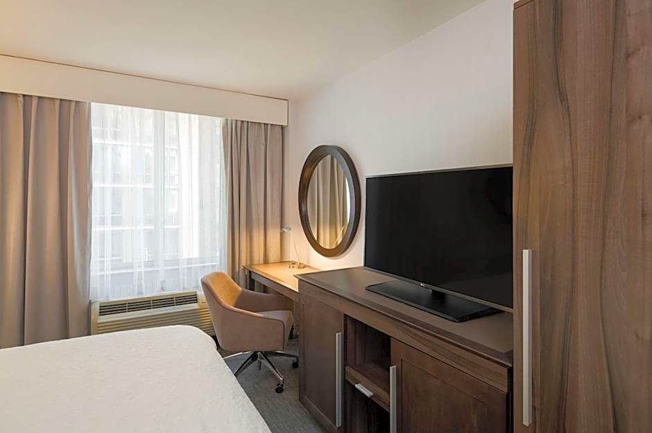 Hampton Inn By Hilton Manhattan - Times Square South - Newly Renovated