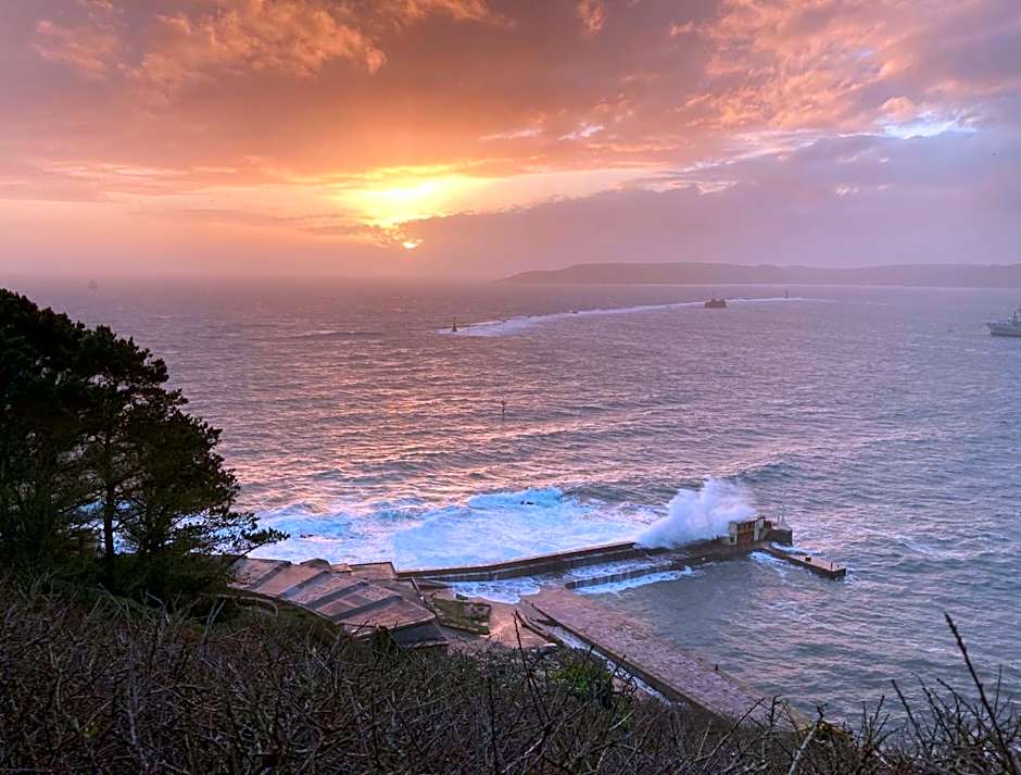 Bovisand Lodge Holiday Park, Beachside Location & Indoor Heated Pool