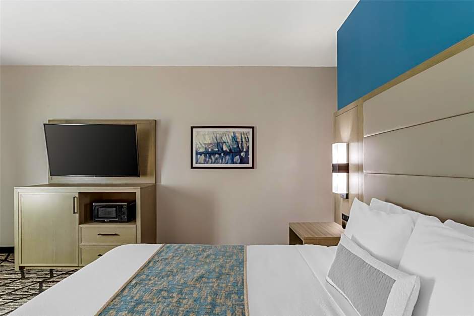 Best Western Plus Mid County