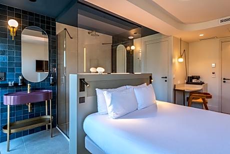 Premium Queen Room