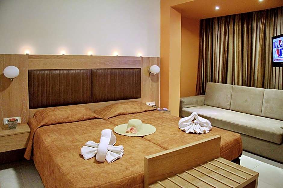 Bella Elena by Estia