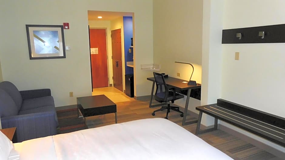 Holiday Inn Express Coventry S - West Warwick Area By IHG