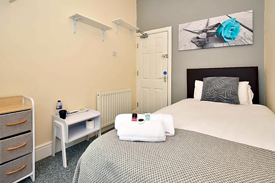 Townhouse @ 178 Ruskin Road Crewe