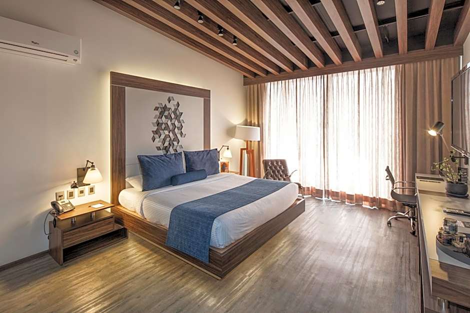 Flow Condesa - Adults Only