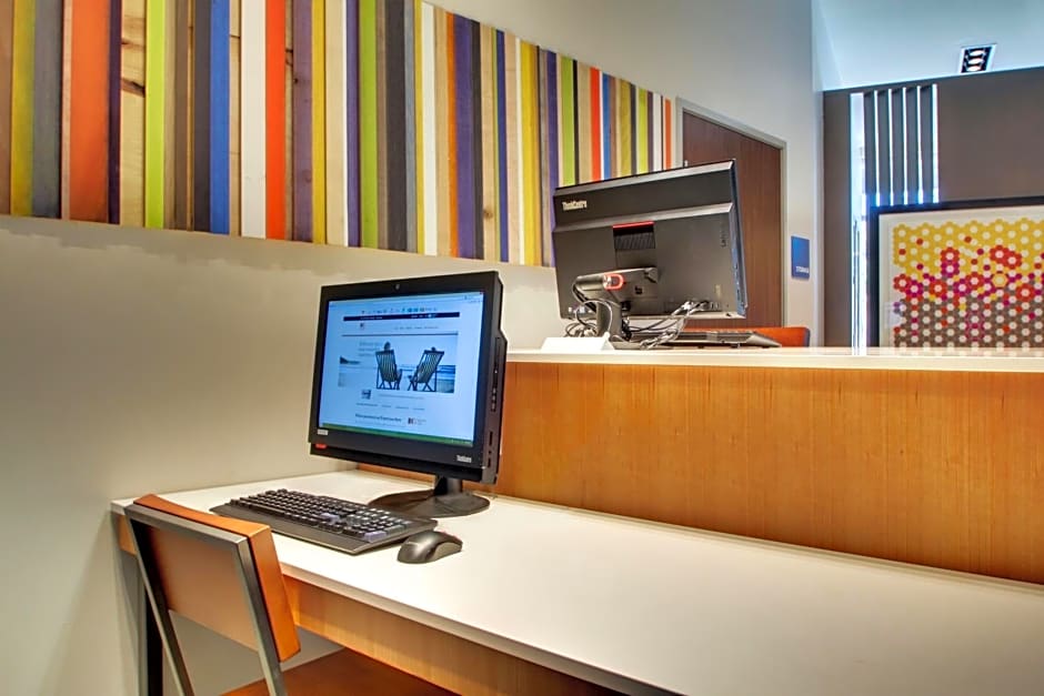 Holiday Inn Express & Suites Charleston NE Mt Pleasant US17 By IHG