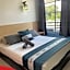 Dolphin Hotel