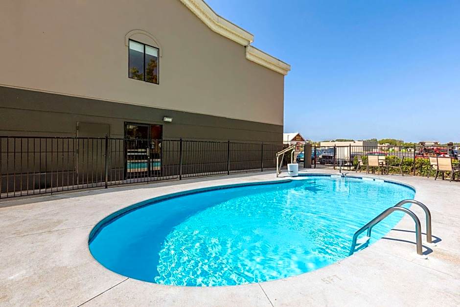 La Quinta Inn & Suites by Wyndham Decatur