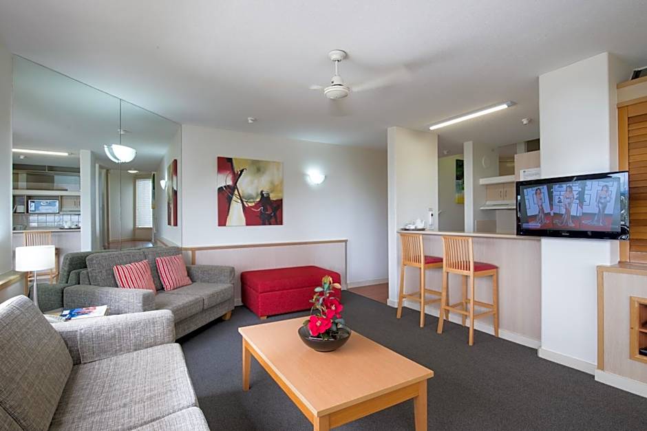 Tiki Hotel Apartments Surfers Paradise