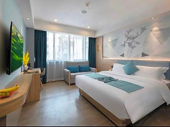 Hexin Hotel (Guangzhou Railway Station Sanyuanli Subway Station)