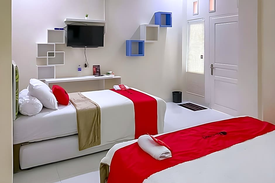 RedDoorz Syariah near PKOR Lampung