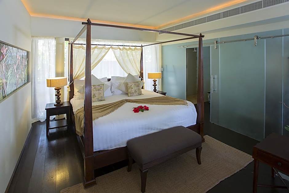 Dhevatara Beach Hotel