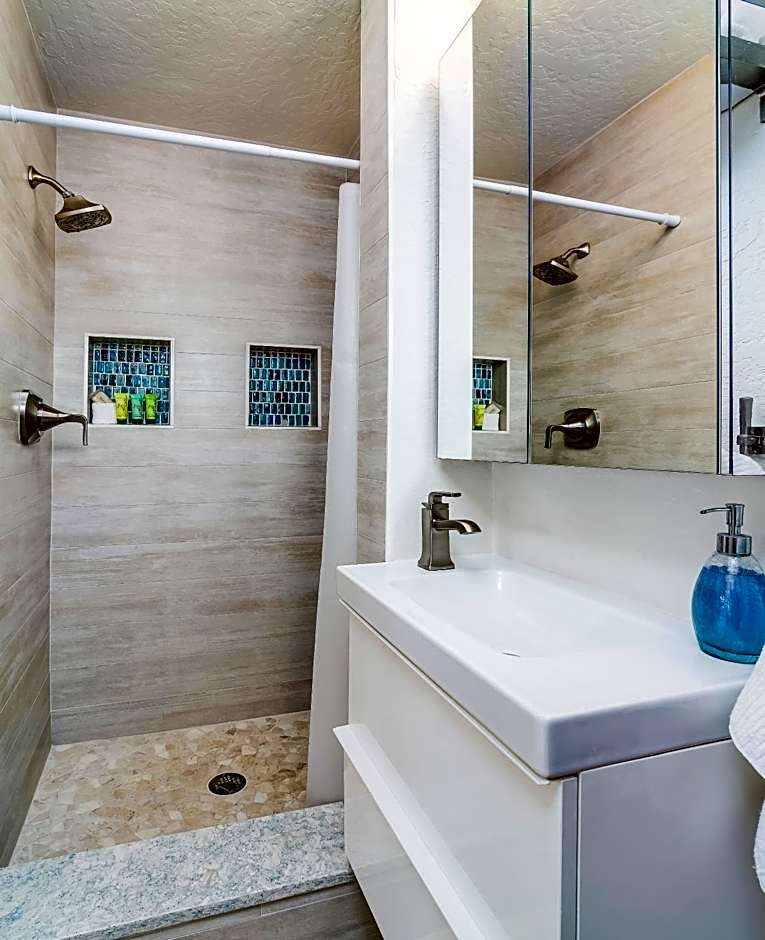 Boutique Vacation Rental Complex At Beach