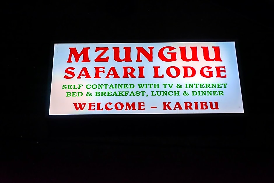 Mzunguu Safari Lodge