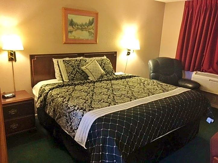 Americas Best Value Inn & Suites Macon at Sunset Dr