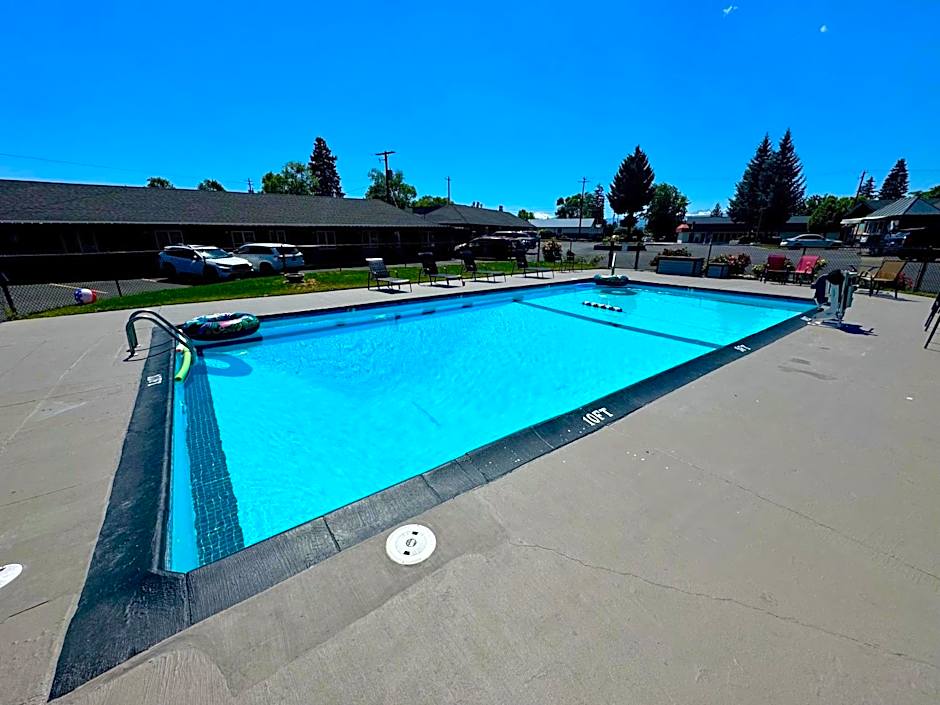 Cascade Lodge - Central Bend Retreat