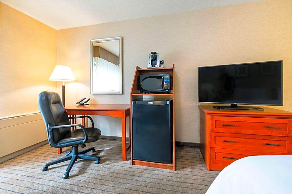Allure Hotel & Conference Centre