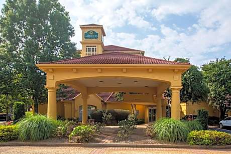 La Quinta Inn & Suites by Wyndham Charlotte Airport South