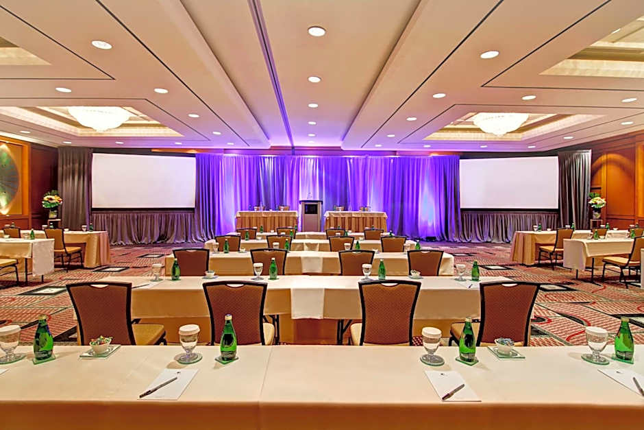 DoubleTree by Hilton Toronto Downtown